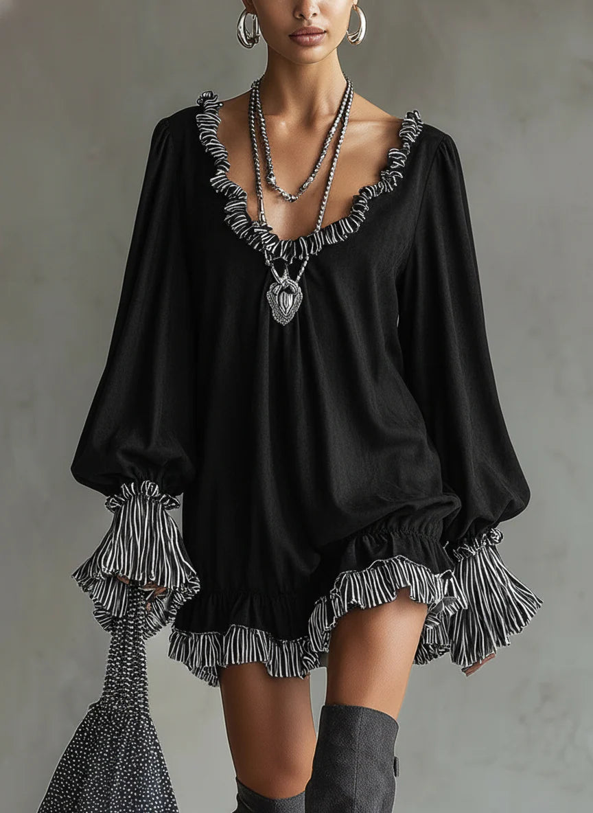 Rochie Mini Loose din Suede Sintetic Negru cu Volane și Dungi