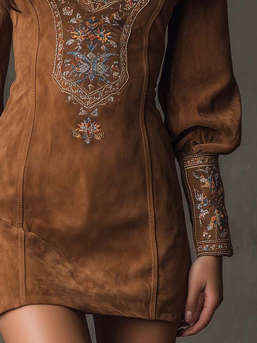 Amalia | Rochie mini vintage maro din piele intoarsa cu decolteu in V si broderie